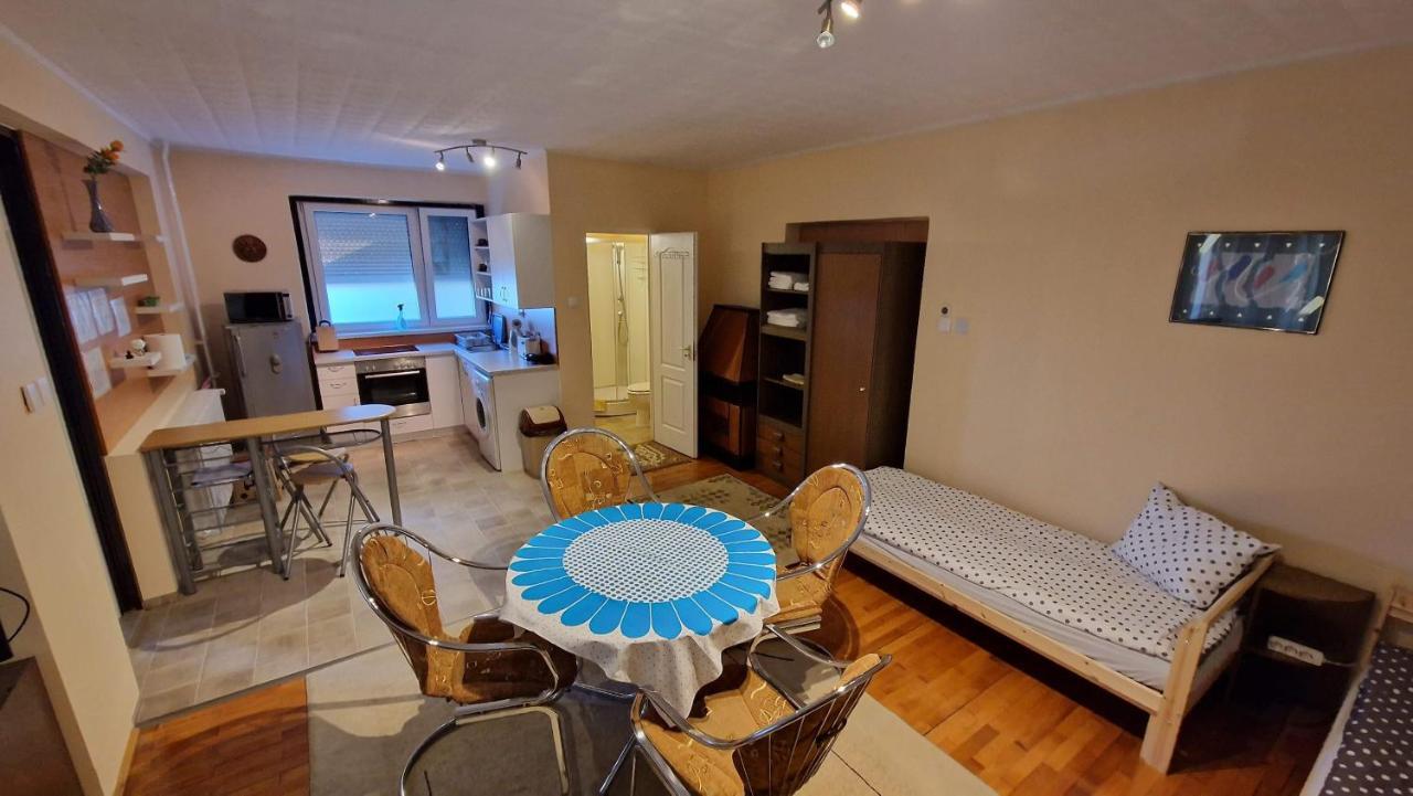 Friendly Apartment In The Suburb. Budapest Exterior foto